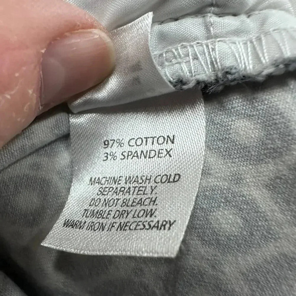 Crosby Women's Size 10 Pants Ankle Length Black White Pattern Stretchy - Picture 9 of 10